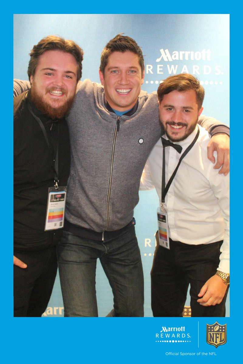 Megabooth's tweet image. Awesome #event with this crazy chap! @vernonkay, hope you enjoyed #photobooth with #NFL #50to50 @MarriottRewards
