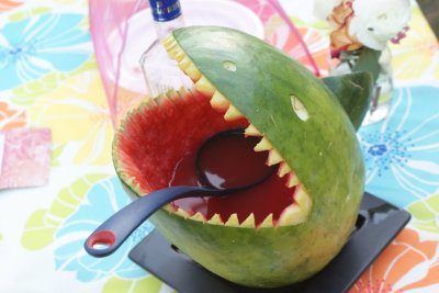 CrescentFruit's tweet photo. .@offbeatbride has your #Halloween snacks covered. https://t.co/50xfFXt2SK https://t.co/dKYmjAdAJu