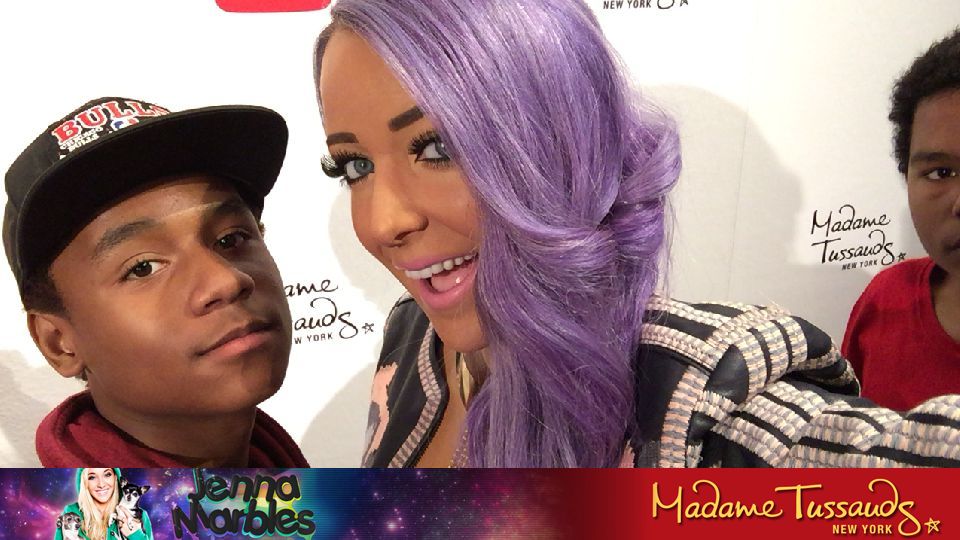 JennaMarblesMT's tweet photo. When Madame Tussauds NY claims they're "Home of the Celeb Selfie," they aren't kidding. Check this one out! https://t.co/dIA66Voqoa