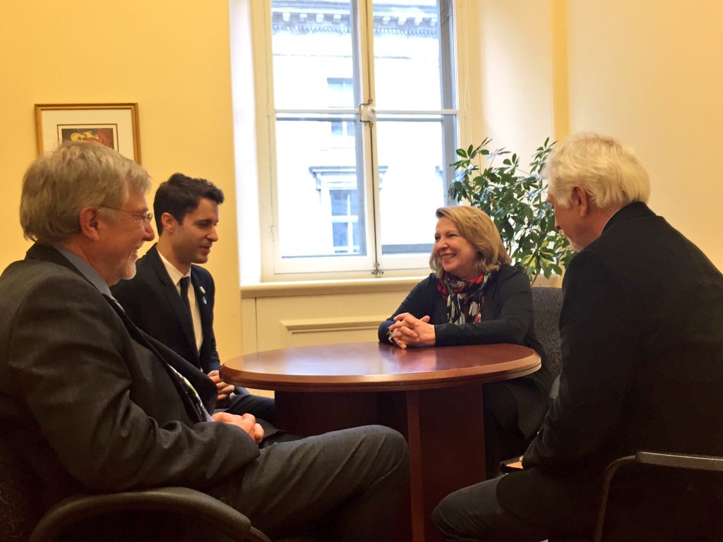 a_lagueux's tweet photo. La langue française du #Quebec à la #Louisiane. Rencontre de @stpierre_ch avec @StephenOrtego #layafette https://t.co/LK3YfVvxPc