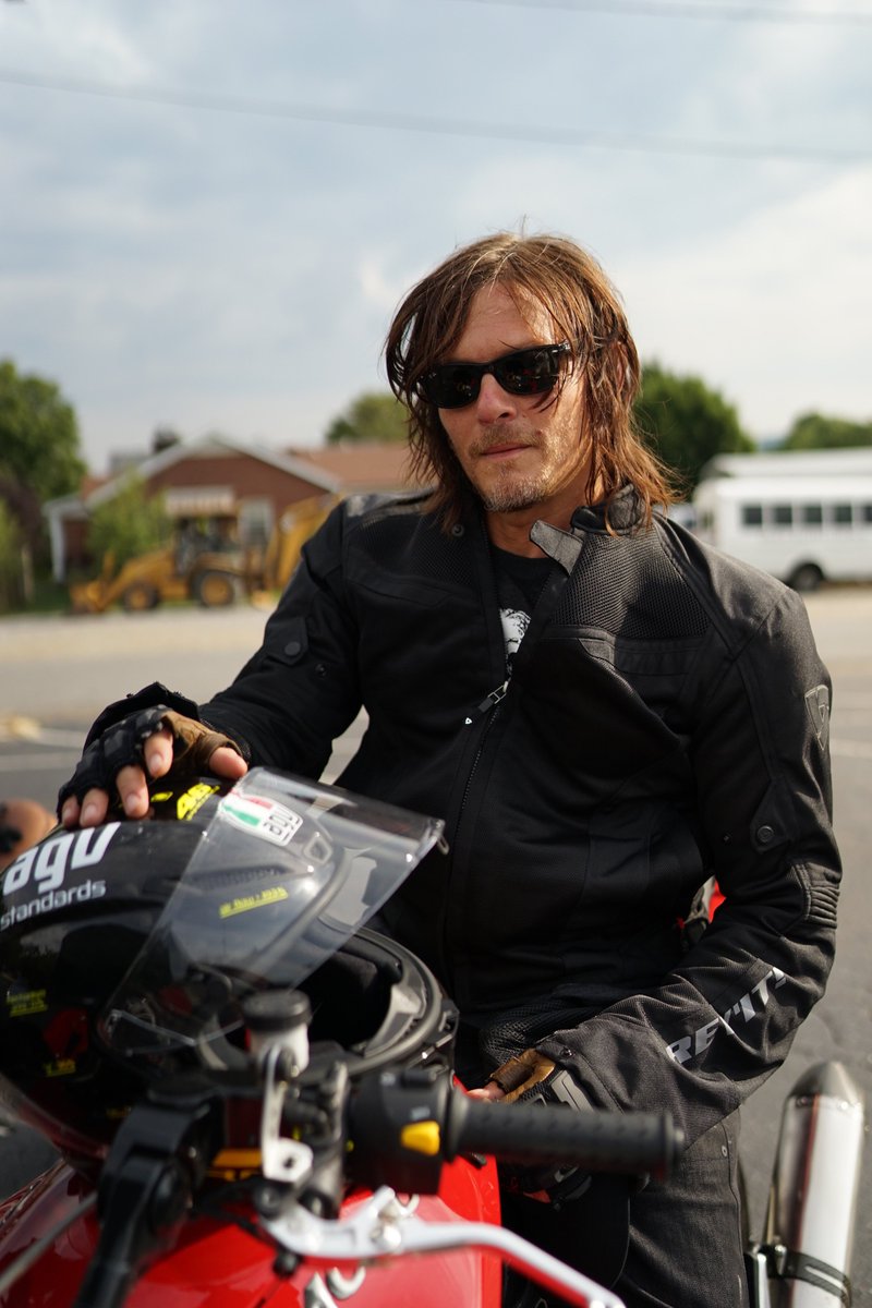 wwwbigbaldhead's tweet photo. #RideWithNormanAMC https://t.co/lXxAXG6gIk