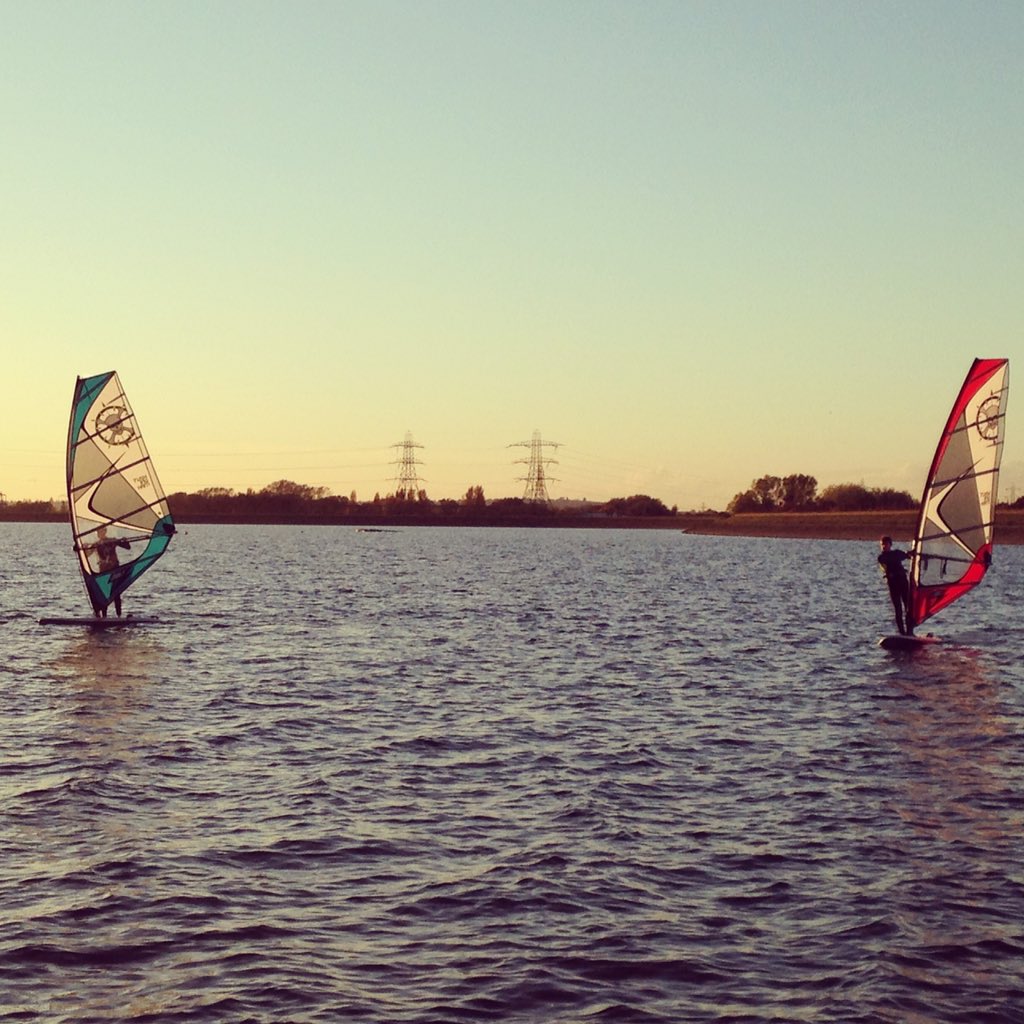 IcWindsurf's tweet photo. Week 3 of our @QMWind sessions everyone is progressing massively! Light force 3 with clear skys. Bliss. #impics https://t.co/M2uRklchlR