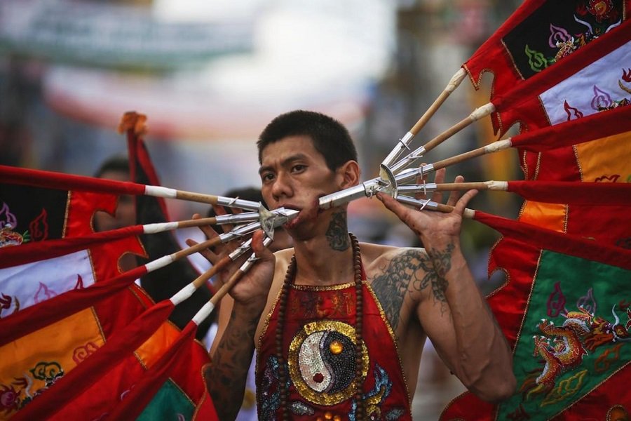 detikcom's tweet image. Festival Debus di Thailand, Berani Lihat? de.tk/VXwkDb via @detiktravel