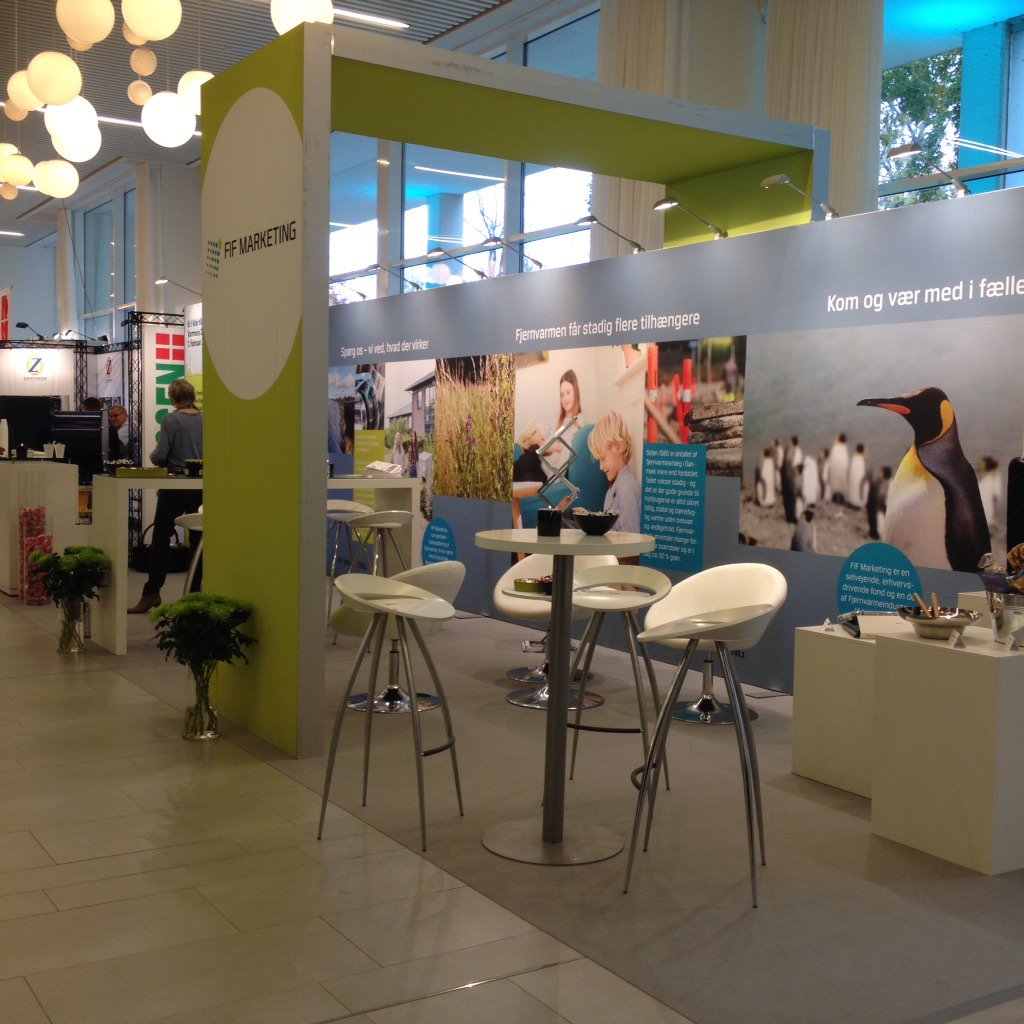 Vinkelmule's tweet photo. FIF's stand i et sjældent stille øjeblik. Vi har nærvarme #fjernvarme #LM2015 https://t.co/t74KZK7OIU