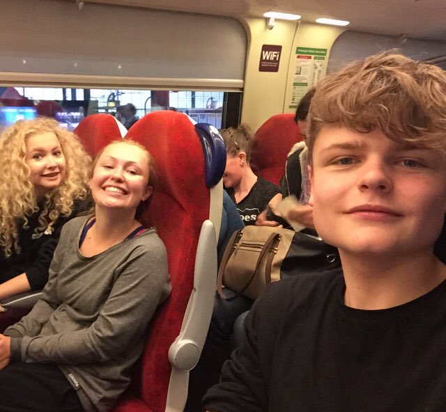 llindsayr's tweet photo. @TPExpressTrains #TPExpressYourself I pass the time by chatting to my college friends https://t.co/EFuHS339ZC