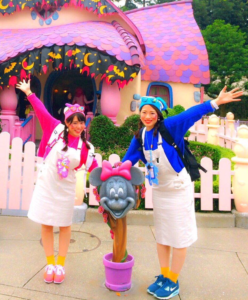 なつき 2日目 Disney Land 双子でドナルドデイジーっぽいコーデ 笑 ワンスがほんとに感動した 当分幸せに浸れる T Co Hiykkm11da Twitter