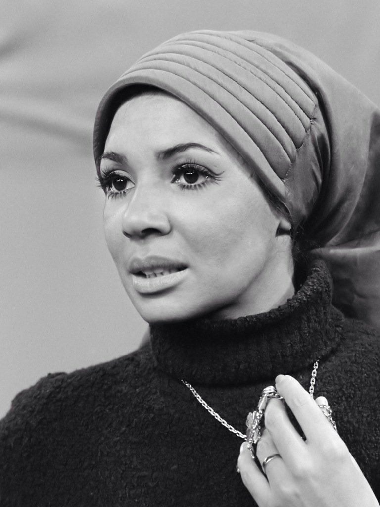 BohemiaRdLDN_VS's tweet photo. #ourblog we're writing our 60s #blog today #bohemiaroad #vintagefashionblog #blackvintageglam Shirley Bassey singer https://t.co/vG9rj8zgpt