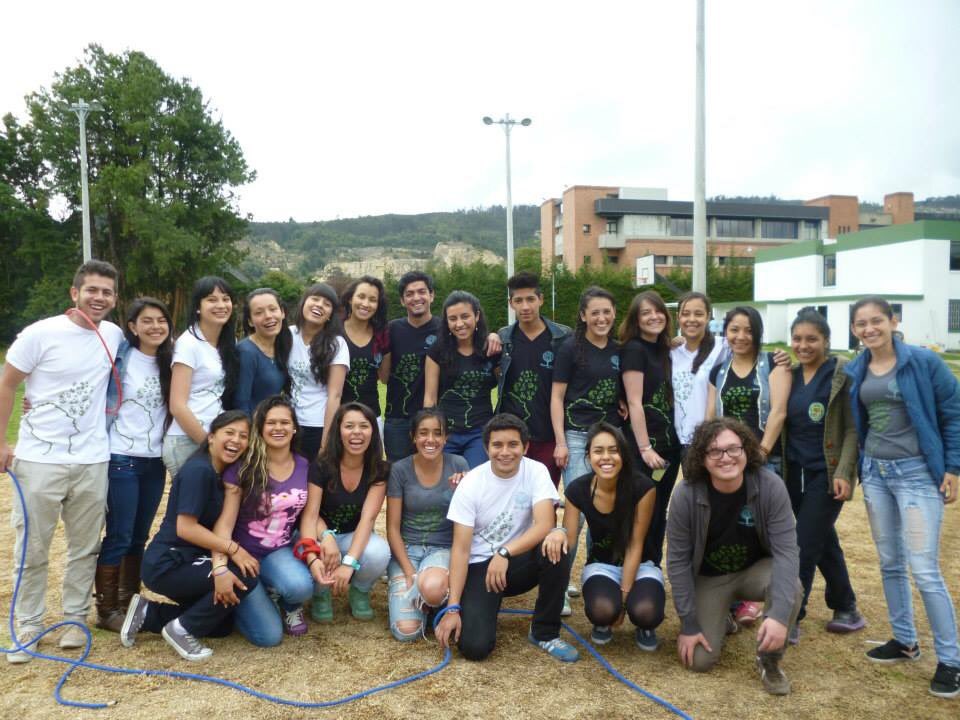 monienbici's tweet photo. #LoMejorDeTi Con mis estudiantes de #PsicoAmbiental en apropiación del espacio #UCCBta @UCooperativaCol https://t.co/kq1ako1Fzw