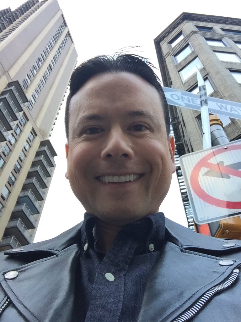 rodneygibson's tweet photo. midtown conference = sea of suits and out of towners in khakis. wearing my #brooklynblazer to shake things up a bit. https://t.co/8C1DxdYkw8