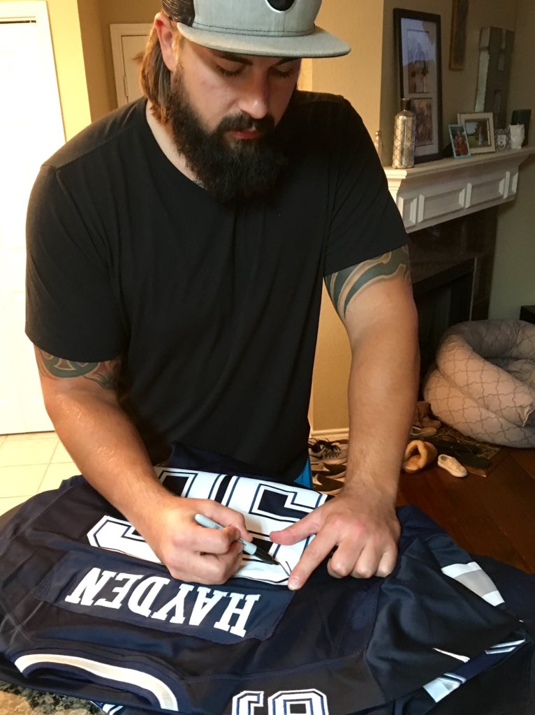 haydensheartinc's tweet photo. Thanks so much to @NickHaydenWI w/ @dallascowboys for signing some gear for @haydensheartinc!#CowboysNation
#CHD https://t.co/id00R50NxH
