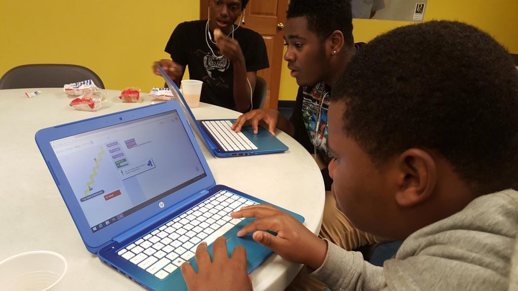 bigstewlarge's tweet photo. These Lil guys are putting in the work. @ProjectTechTeen #CodeoftheStreetz #SatHack https://t.co/zu2qUwnJIM
