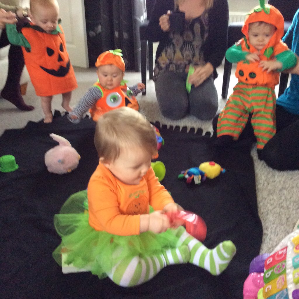 sararenney's tweet photo. #pumpkinbean ❤️😍❤️ https://t.co/EAGa6XurQn