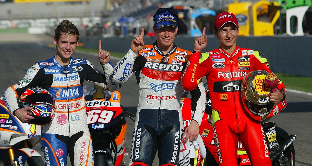 CircuitValencia's tweet photo. just 9 years ago #ValenciaGP 
hace 9 años #elGPdeTODOS 
 #ThrowbackThursday  @19Bautista @NickyHayden @lorenzo99 https://t.co/TFCOZu2vdx