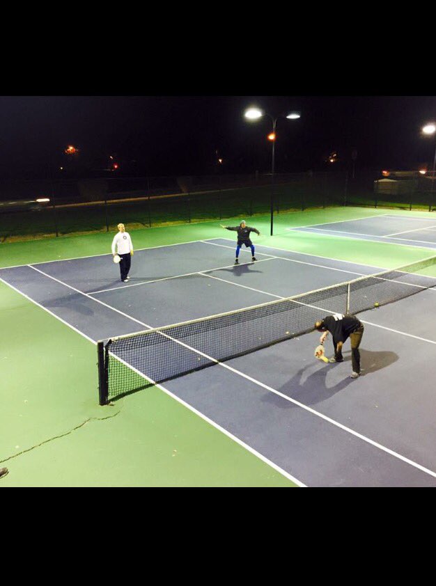 Ryan_E18's tweet photo. #pickleball #readystance even tho the ball is on the ground bottom left https://t.co/3kpBNeouWa