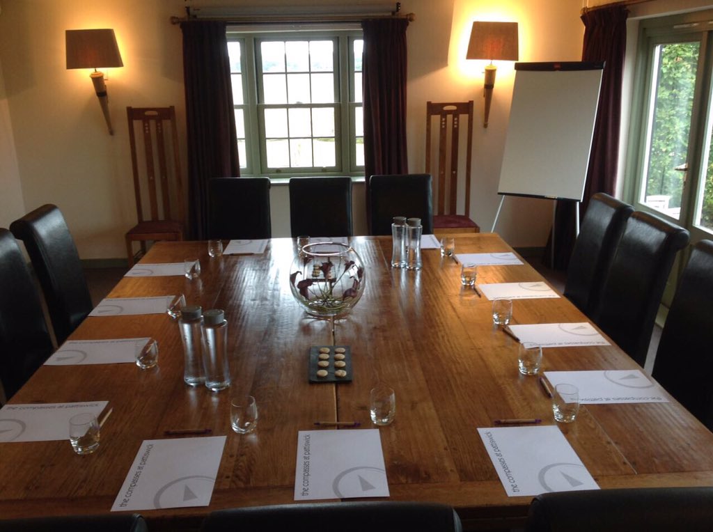 The_Compasses's tweet photo. A fresh new environment can help provoke fresh new ideas - book a business meeting or lunch with us! #Business https://t.co/8VVO9vdOjI