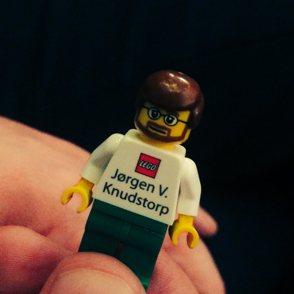 NFForum2015's tweet photo. Paper name cards are #SoLastCentury. The CEO of @LEGO_Group takes his to another level #NFForum2015 #LEGO https://t.co/R7MD95yYKC