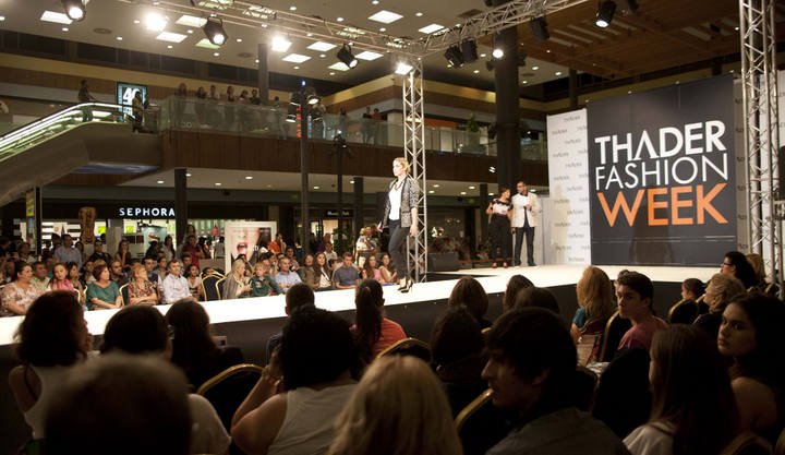 CCTHADER's tweet photo. ¿Vas a venir a la Pasarela Dimovil Mercedes Benz? Te esperamos de 20h a 21h en Plaza de la Moda ;) #TFW #TFW15 https://t.co/du4mUhm5jl