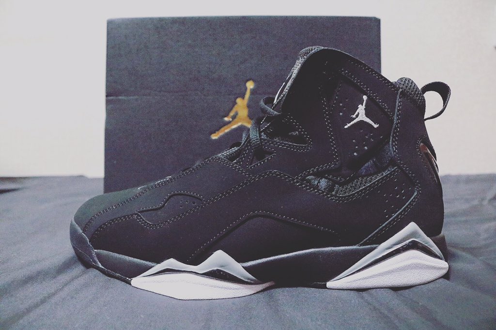 aronhosoe's tweet photo. 父さん母さんに感謝😭
#Jordan #trueflight https://t.co/aY92D42g2R