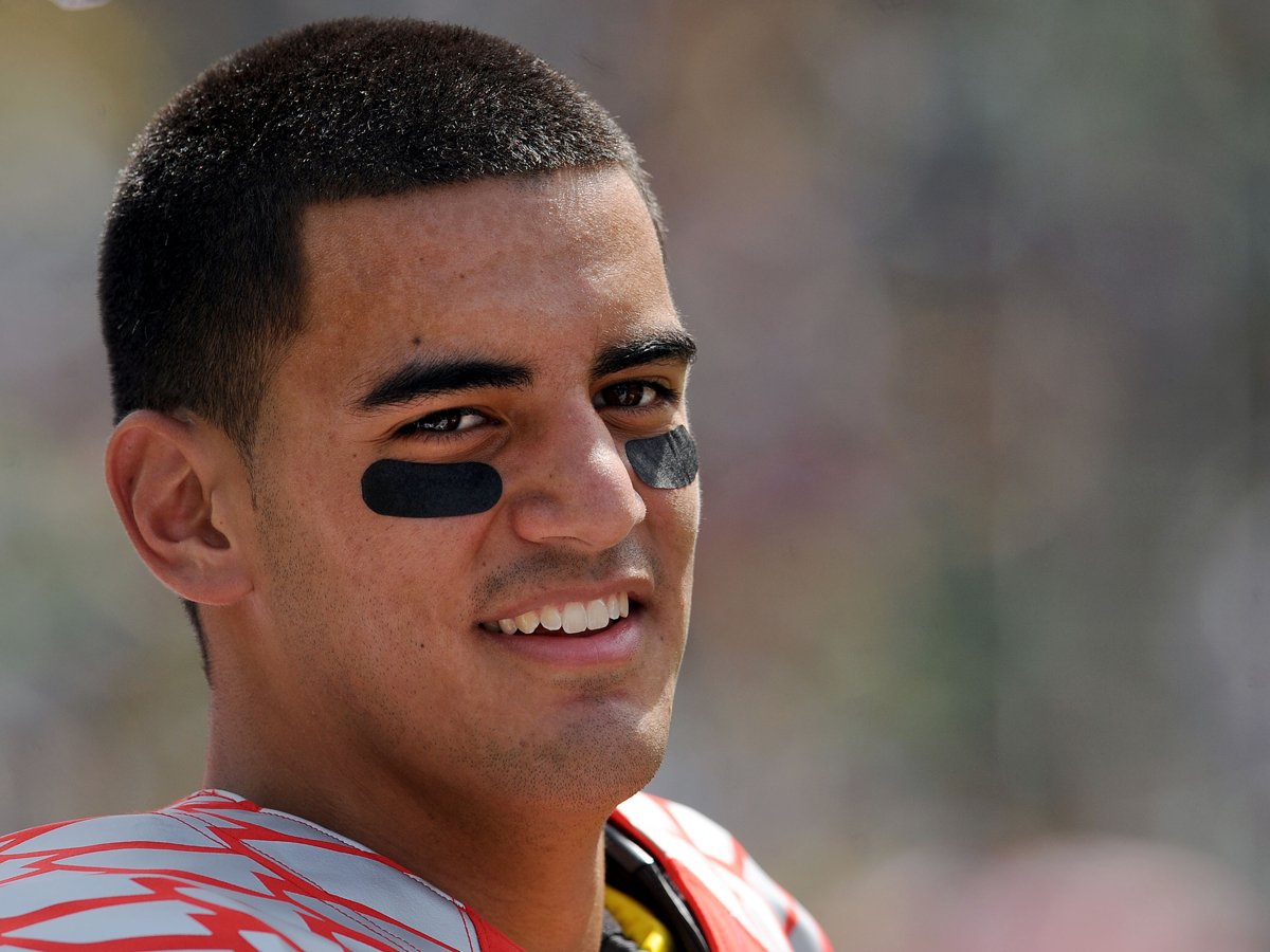 JwinstonNFL's tweet photo. #marcusMariota Looking At The Big Picture For Game 1 !!
#NFL 
https://t.co/5CfFxiFIbE https://t.co/s1kq3R64o7