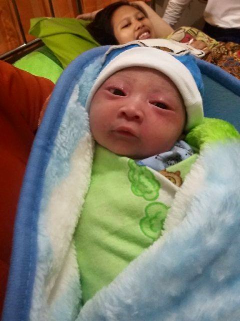 erpeel09's tweet photo. Yuhuu, Kak @dini_apriyanthy selamat lahiran ya, baby cantik nya lucu. Semoga menjadi anak yang solehah https://t.co/fW3SeYVGDA