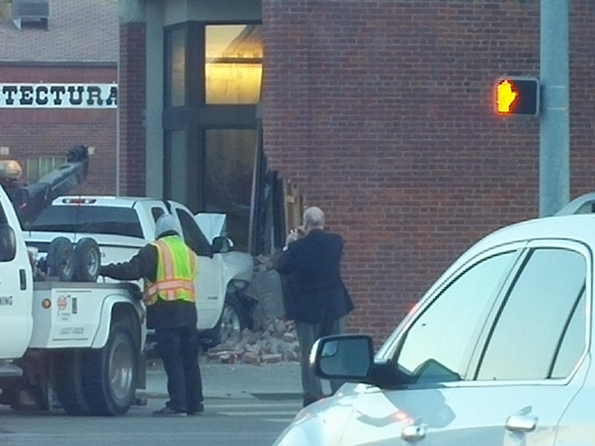 ccarlson7's tweet photo. #journalstar #LNK 10th and K street. https://t.co/b0GWob1jIs