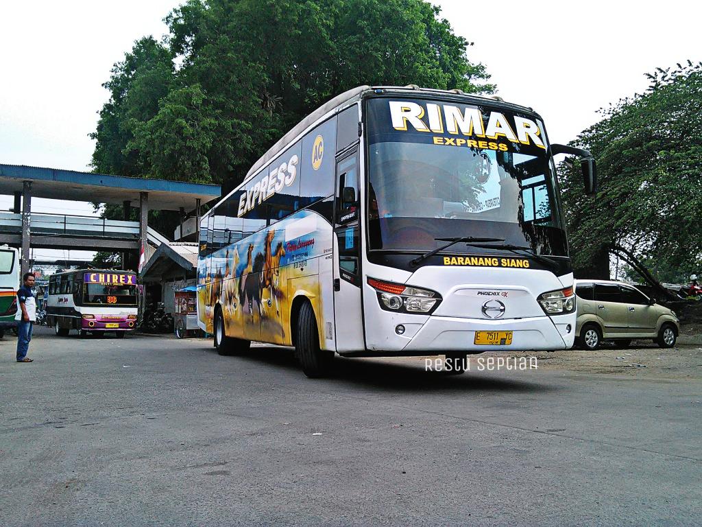 RT <a href="/RestuSeptianR1/">Res</a> Putra Luragung "Rimar Express", at.Baranang Siang Bogor #corneringbus  <a href="/PL_PARWIS/">PUTRA LURAGUNG</a>