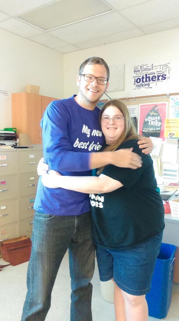 alderahs's tweet photo. Hugging new best friend Kramer. #Kramzone #startswithAffton #startswithus https://t.co/3zAiA7eHiO