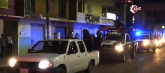 nmas's tweet photo. #PrimeroNoticias CNTE retira plantón de inmediaciones del IEEPO https://t.co/Dzl4SlWvPn https://t.co/e8QInwrHUe