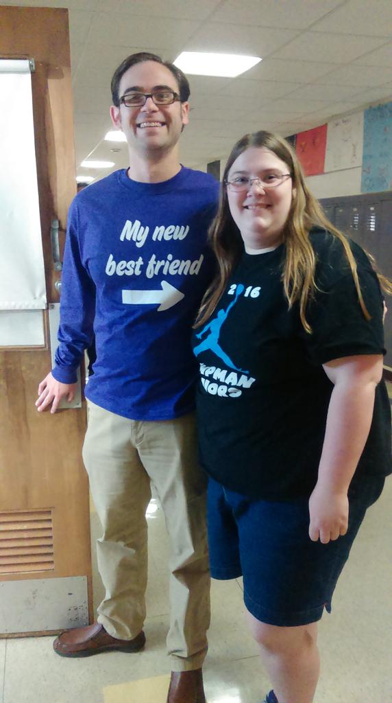 alderahs's tweet photo. Hugging new best friend Snyder. #startswithAffton #startswithus https://t.co/Wj24B37kTI