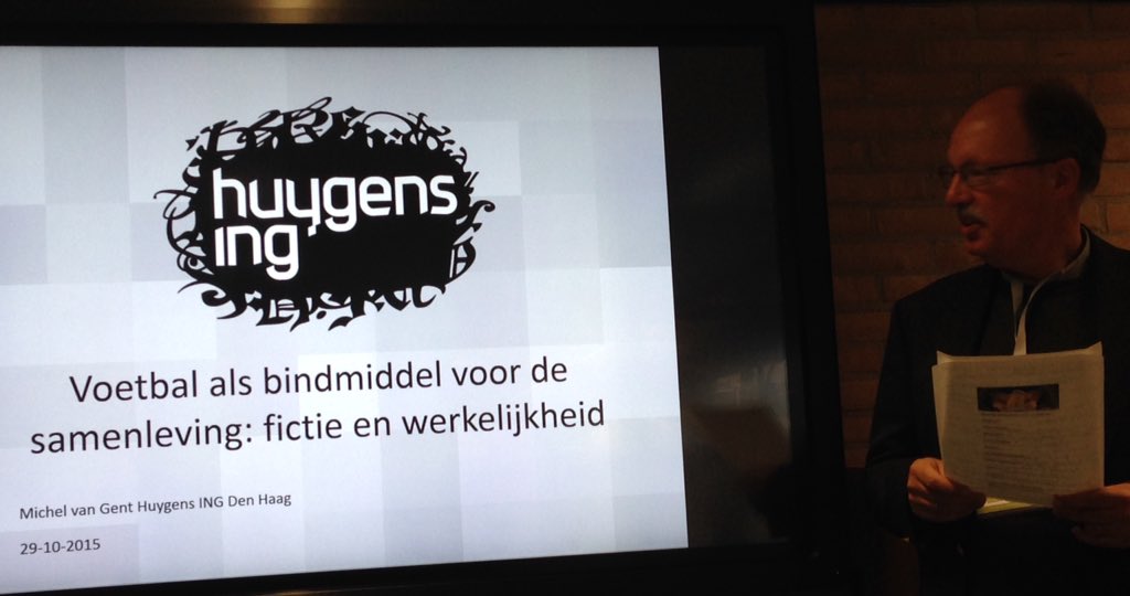sportwereldhbo's tweet photo. Voetbal als bindmiddel: fictie en werkelijkheid. Michel van Gent. @DvhSO2015 #DSO2015 @KNVB #KNVB @De_Sportwereld https://t.co/zPqRkLPbjH