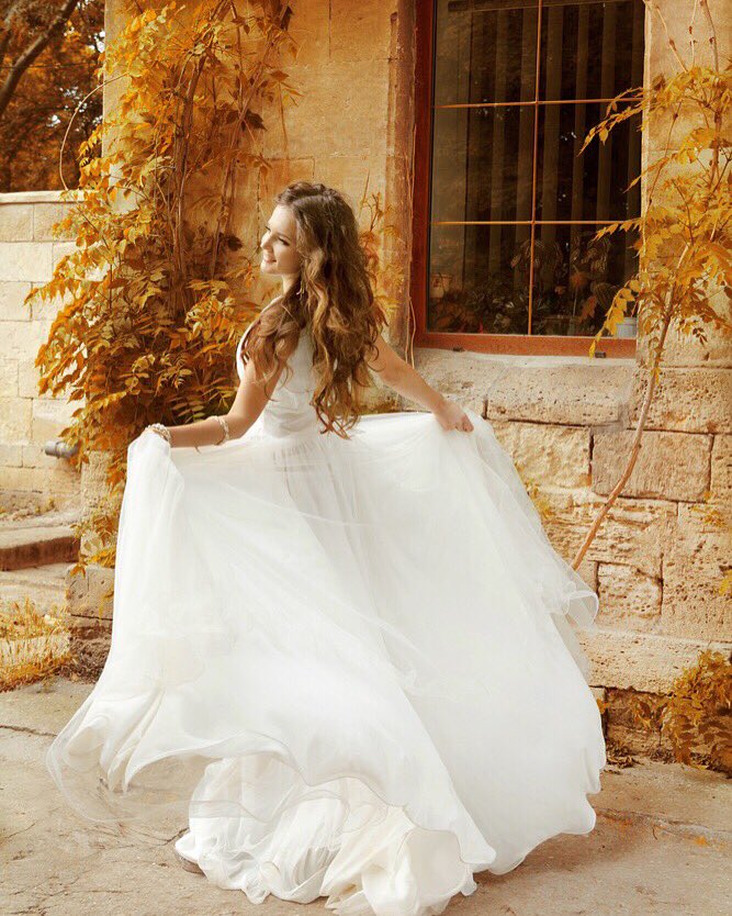 sensiblebride's tweet photo. #sensiblebride #fallbride #love #wedding #bridalbeauty #wedidngphotography #longhair #waves #beautiful  #bride https://t.co/u1p92XxWzV