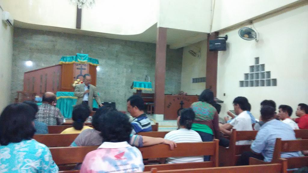 Rapat Persiapan Pesta Peletakan Batu pertama-Pembangunan Gd Sekolah Minggu dan serbaguna HKBP Persiapan Ressort Dame