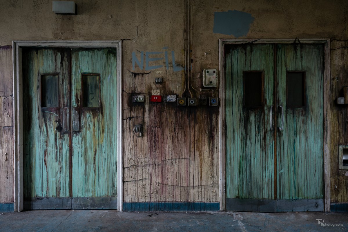 parabopress's tweet photo. Thomas Windisch shows us his superrr creepy pics, while handing down how-to photo tips! 
 
https://t.co/TMsgwcqjjz https://t.co/zeRaRgApbw