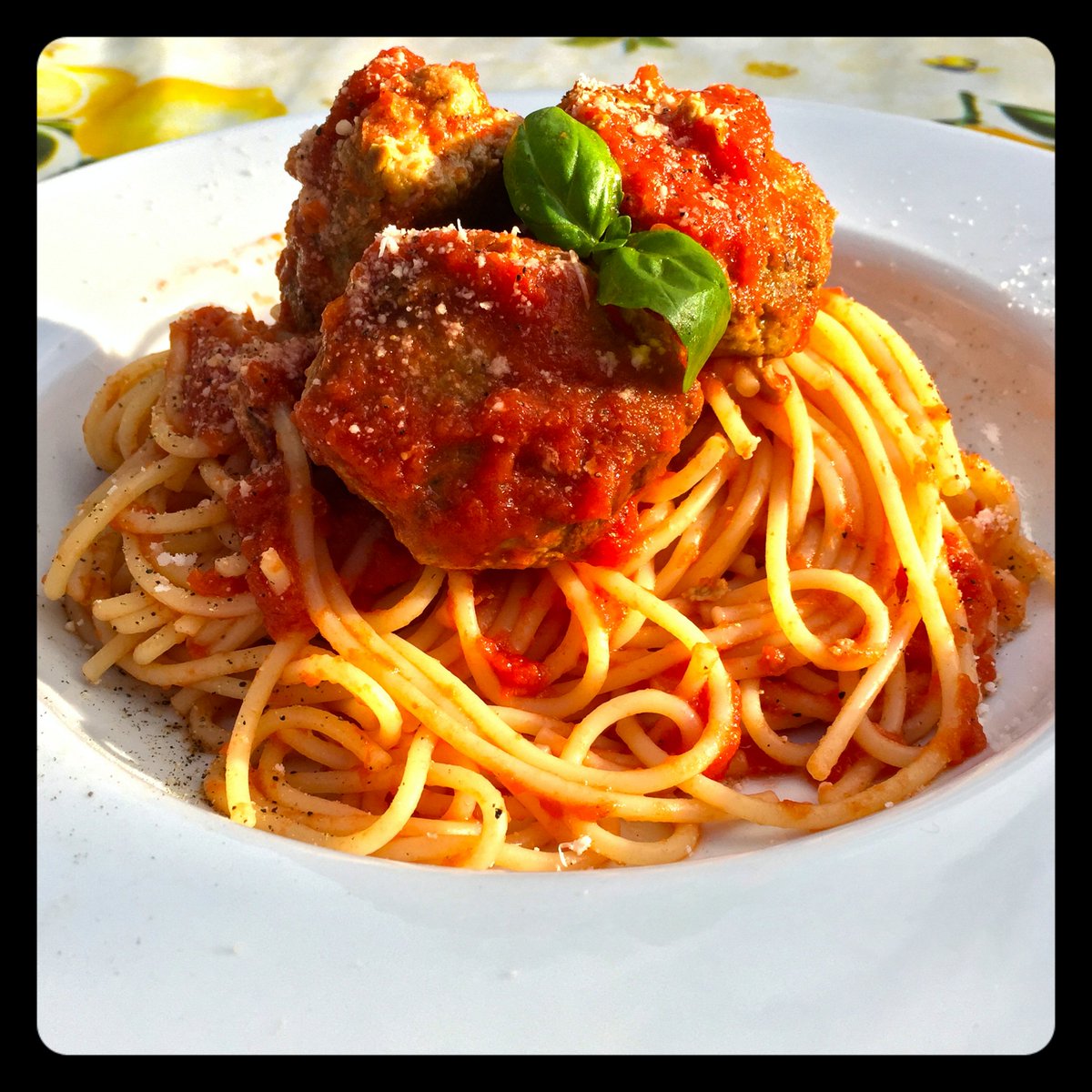 eatsicilian's tweet photo. Pork &amp; beef meatballs, slow cooked in a simple pomodoro sauce. #pastalovers #pasta #instapasta #food https://t.co/bsW06S4HaD