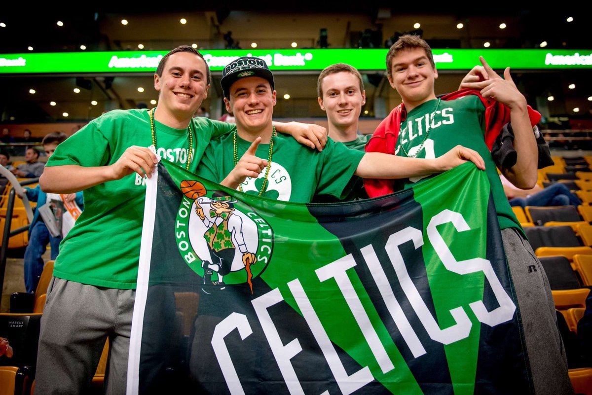celtics's tweet photo. Post a pic w/ #GetYourGreenOn. You could win a chance to take a selfie w/a player! Details: https://t.co/W2tqWUn8vR https://t.co/lGG7KKEC40