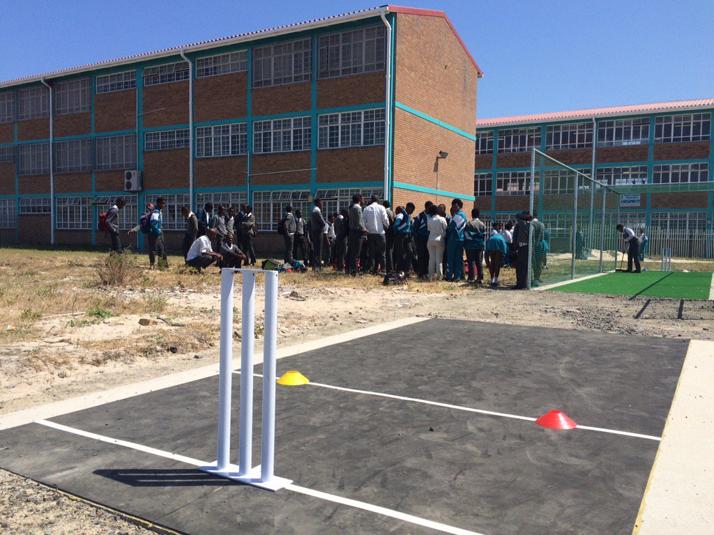Gary_Kirsten's tweet photo. Official cricket net hand over to Chris Hani School in Khayelitsha. @GK_CA coaching starts tomorrow!!@GK_Foundation https://t.co/0VNzublPJa