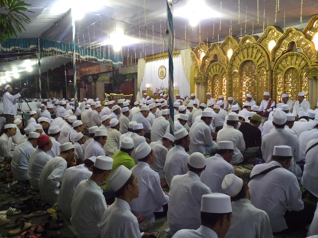 media_NW's tweet photo. Alhamdulillah bisa hadir di Haul Sunan Gisik (Raja Pandhita Bima) pelopor penyebar agama Islam di NTB https://t.co/0uryrlA2ij
@lomboknews