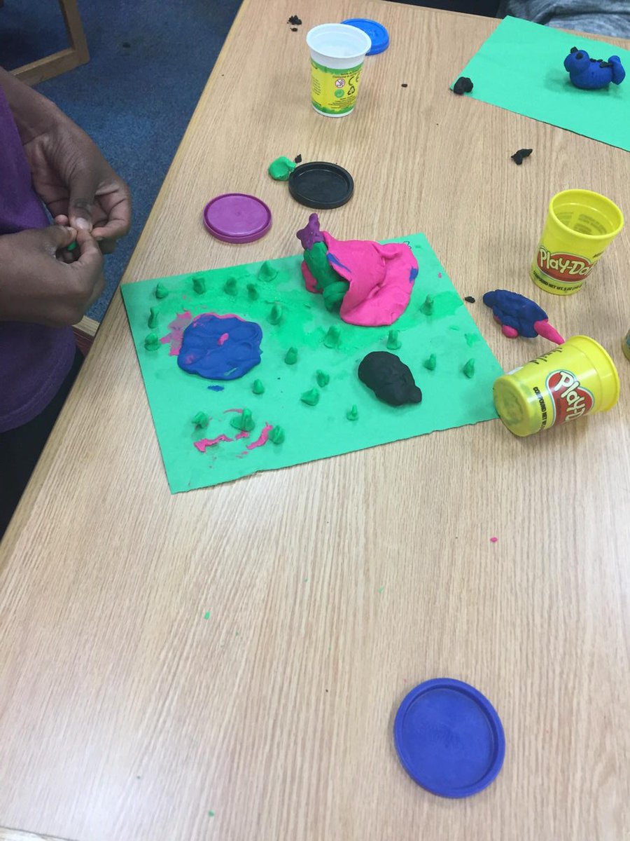 Chelsea_Lee0615's tweet photo. We are using Playdoh to create an ecosystem for our animals. #Science #Ecosystem #BuggMagnet https://t.co/OtNUSNP9cp