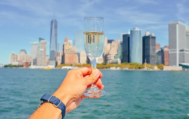 ShowTickets's tweet photo. 8 Terrific Eat-and-Sightsee Tours https://t.co/p2oKvTikca https://t.co/zX55T1Wblu