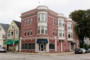 MU_wire's tweet photo. Near West Side Partners and Milwaukee County created a $1.6 million fund to help businesses: https://t.co/0VXyDmJySk https://t.co/IRimhVchWa