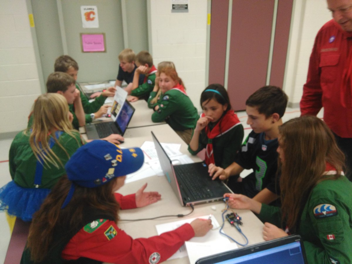 68thScouts's tweet image. Highly recommend  @ScoutsCanada Scouters to check their local @ScoutShopCanada for STEM Robotic Kit. Youth had fun!!
