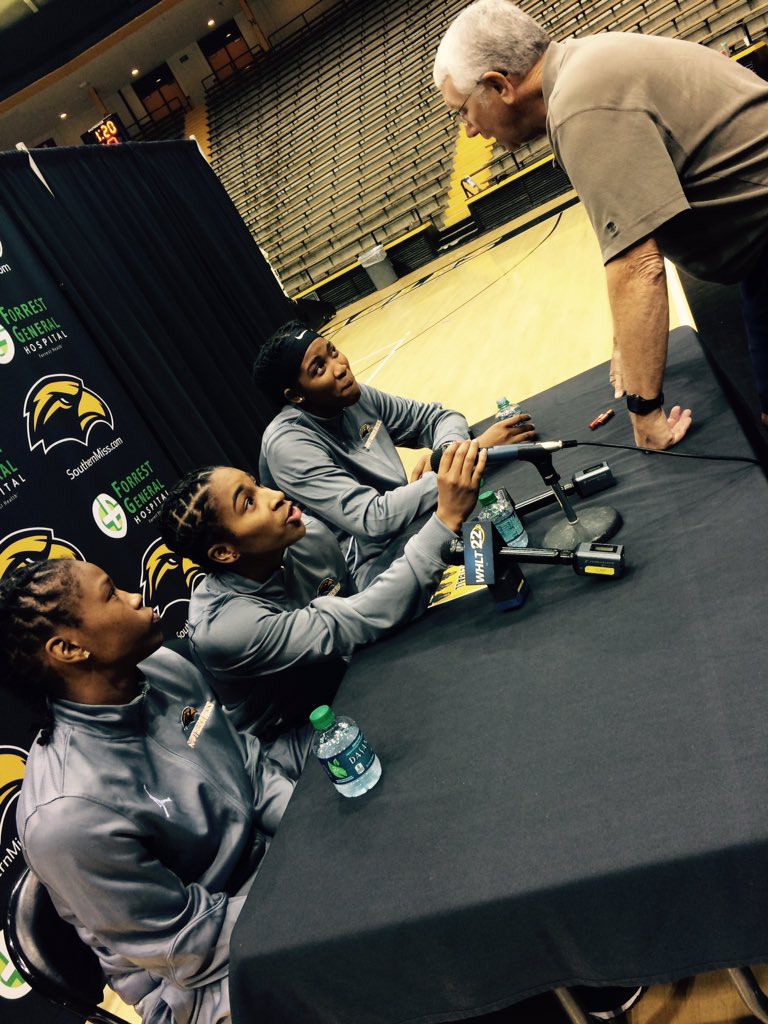 SouthernMissWBB's tweet photo. Talking to fans! #SMTTT #CUSAtakeOver #CUSAWBK https://t.co/n46Y8ayJsw