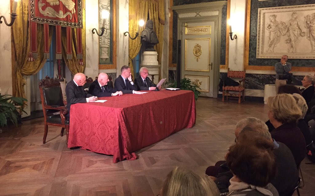 Ora a #palazzotursi #Genova #Italy #Premio #internazionale #primolevi al Giudice #guidocalabresi <a href="/centroprimolevi/">Centro Primo Levi</a>