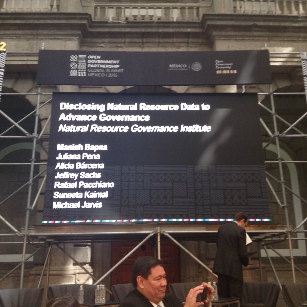 SEMARNAT_mx's tweet photo. Una sociedad activa y democrática, con #DatosAbiertos y conocimiento, con convicción cuida #medioambiente; #AGA2015 https://t.co/GrYsVoNQNi