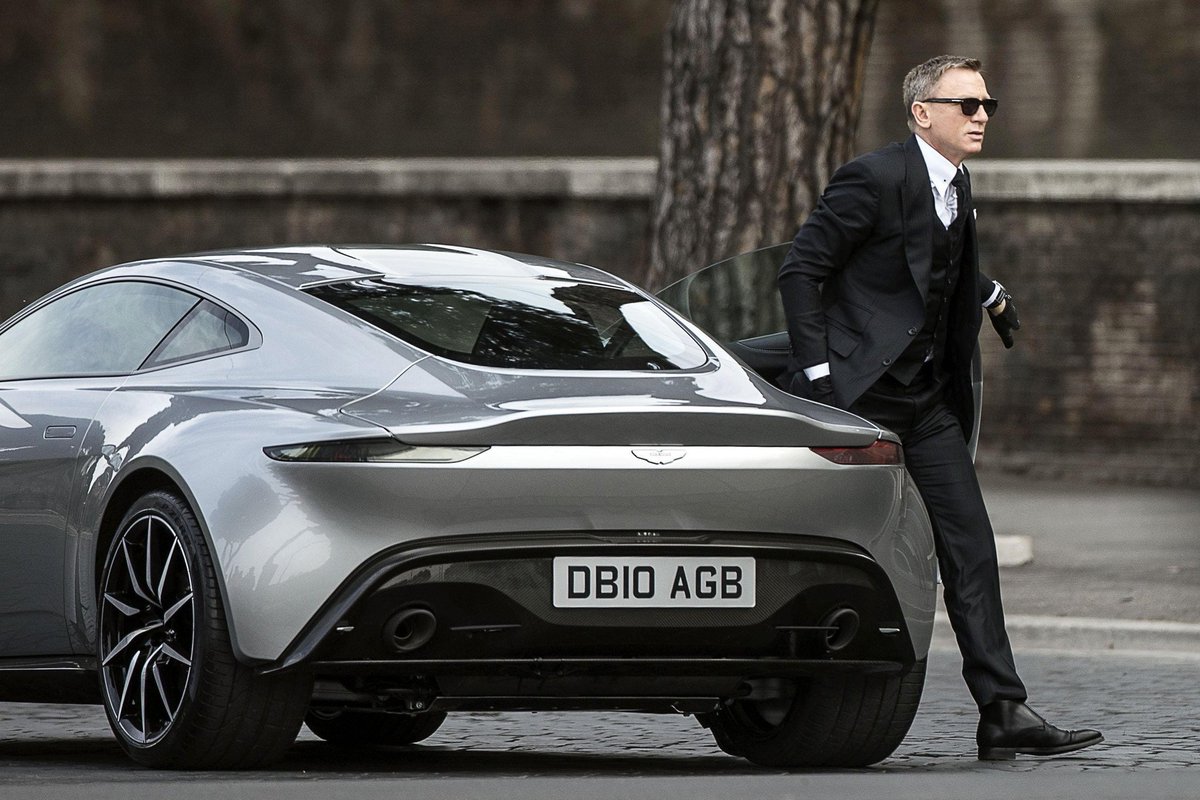 CASTOVISION's tweet photo. #JamesBond #movie #Spectre breaks at UK box office record. How much by?

Guardian article - https://t.co/yhjhLRUnkA https://t.co/wzbNje7DEJ