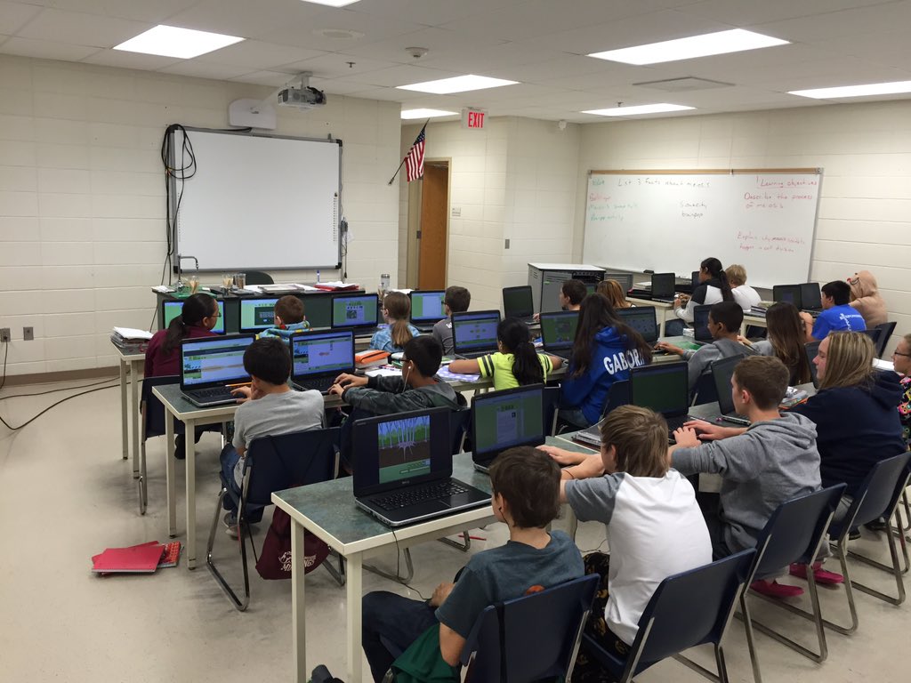 SteveWatts_'s tweet photo. 7th grade science digging into BrainPop to explore cells @brainpop @johncasotti @NMSsiouxcity #sccsd @RobrtMiller https://t.co/Pw6AnzRSj0