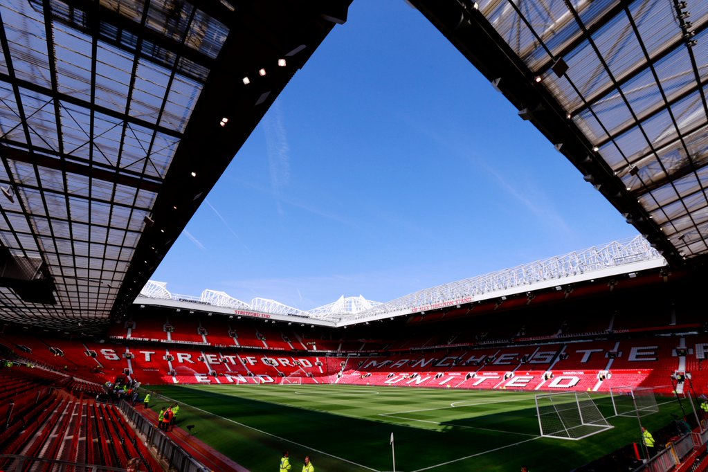 KitbagUK's tweet photo. Win 2 x tickets to see #MUFC v CSKA Moscow in the #UCL courtesy of @adidasUK. 

To enter simply RT &amp; Follow! https://t.co/w9HtFhDAiT