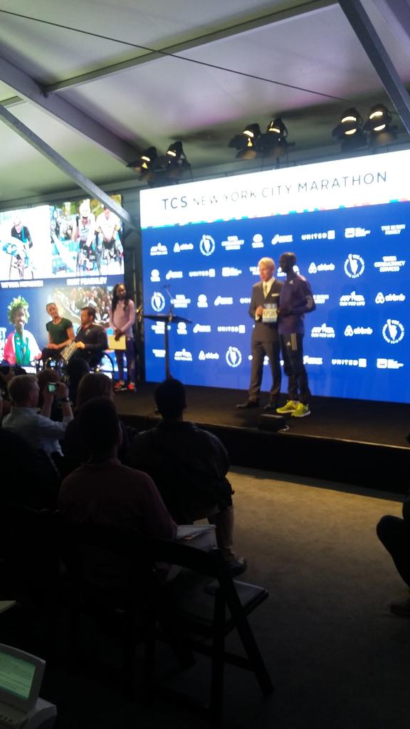 pizzorl's tweet photo. Presentazione dei vincitori della TCS New York city marathon 2014. https://t.co/pyal9EbbFR