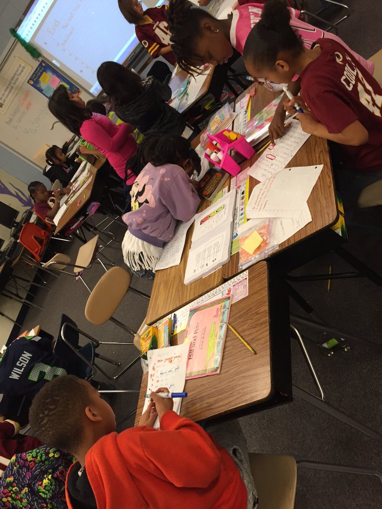 AMESGrade2's tweet photo. Peer editing narratives! https://t.co/upSxKlnnCL