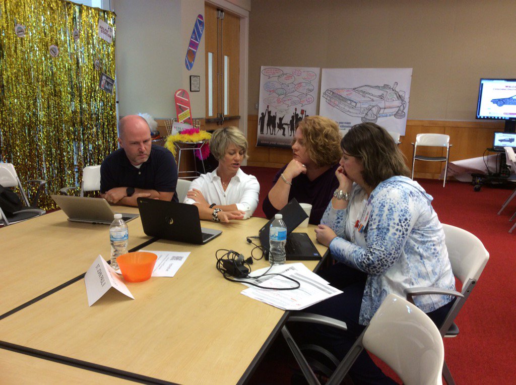 jaclynbstevens's tweet photo. Table talks - great informal way to share  #CDLi2015 https://t.co/u78wilJ5A5
